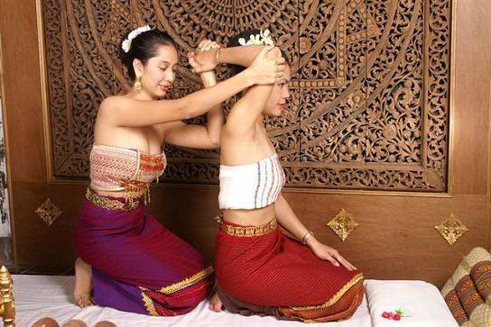 Massage Thái cổ truyền của Thái Lan